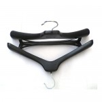 Suit Hanger(Plastic-black/bar)-RA44-per70 